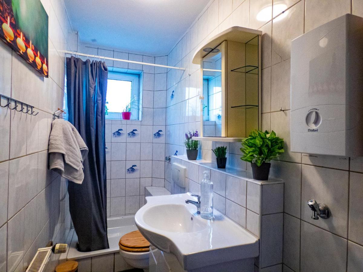 #121 Grosse, Gemuetliche Wohnung In Remscheid-City エクステリア 写真